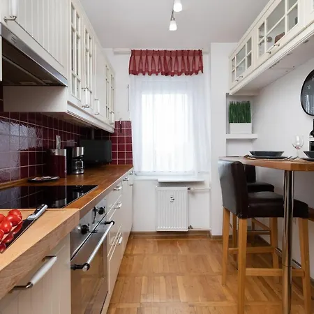 Seaview Lelewela By Renters דירה גדינייה